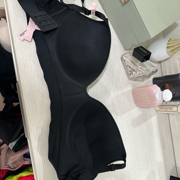 Victoria’s secret Wireless Bra - Picture 3 of 3